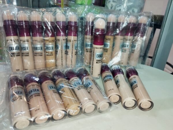 CORRECTOR CON APLICADOR BROCHA MAYBELLINE